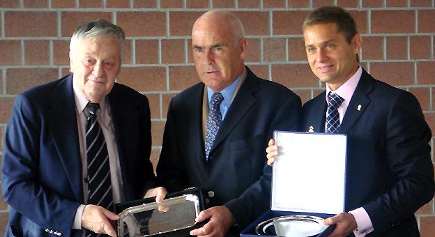 El ministro de Turismo, Enrique Meyer, junto al Intendente de Ushuaia, Federico Sciurano, se reunieron con el presidente de la Federación Internacional de Ski, Gian Franco Kasper, para reafirmar la propuesta de la ciudad de Ushuaia como sede de la compet