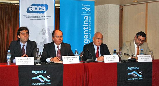 Leonardo Boto, Diego Gutiérrez, Enrique Meyer y Fernando Gorbarán, en la reunión de actualización de marketing.