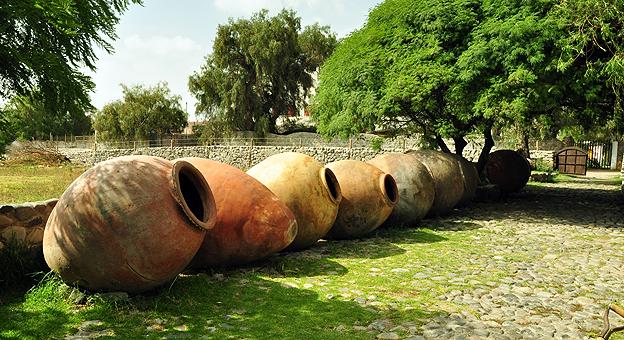 Las vasijas donde se guardaba la molienda del molino de Sabandía