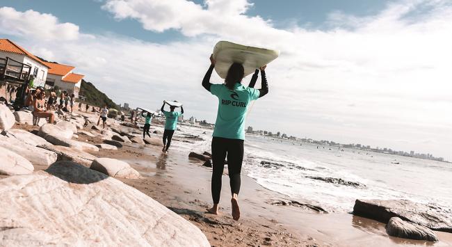 Precalentamiento Surf Camp con Lele Usuna