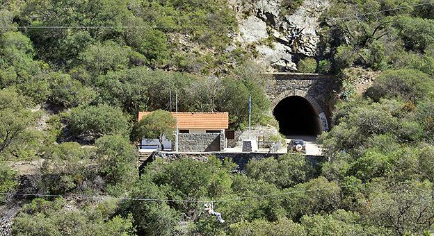 Canopy en la quebrada de la Mermela 